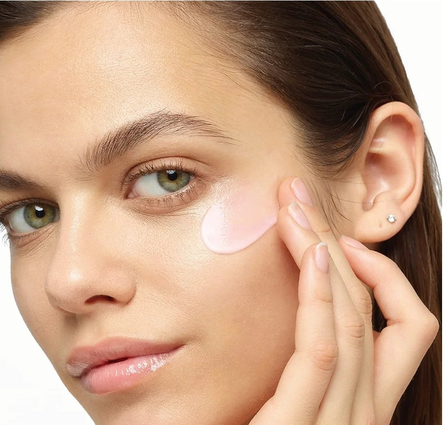 L'Oréal Paris Eye Defense Cream – 15ml
كريم العين لوريال باريس آي ديفنس – 15 مل